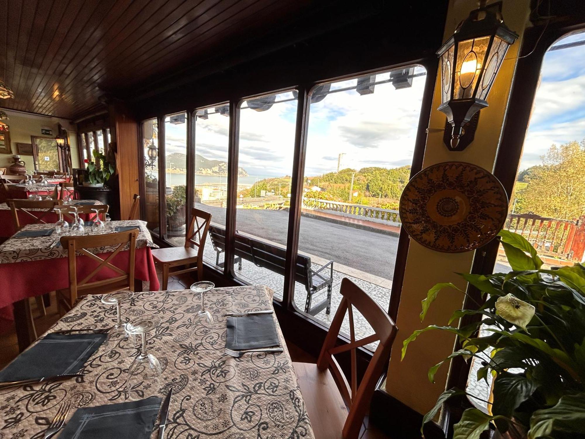 Hostal El Carro Ларедо Екстериор снимка