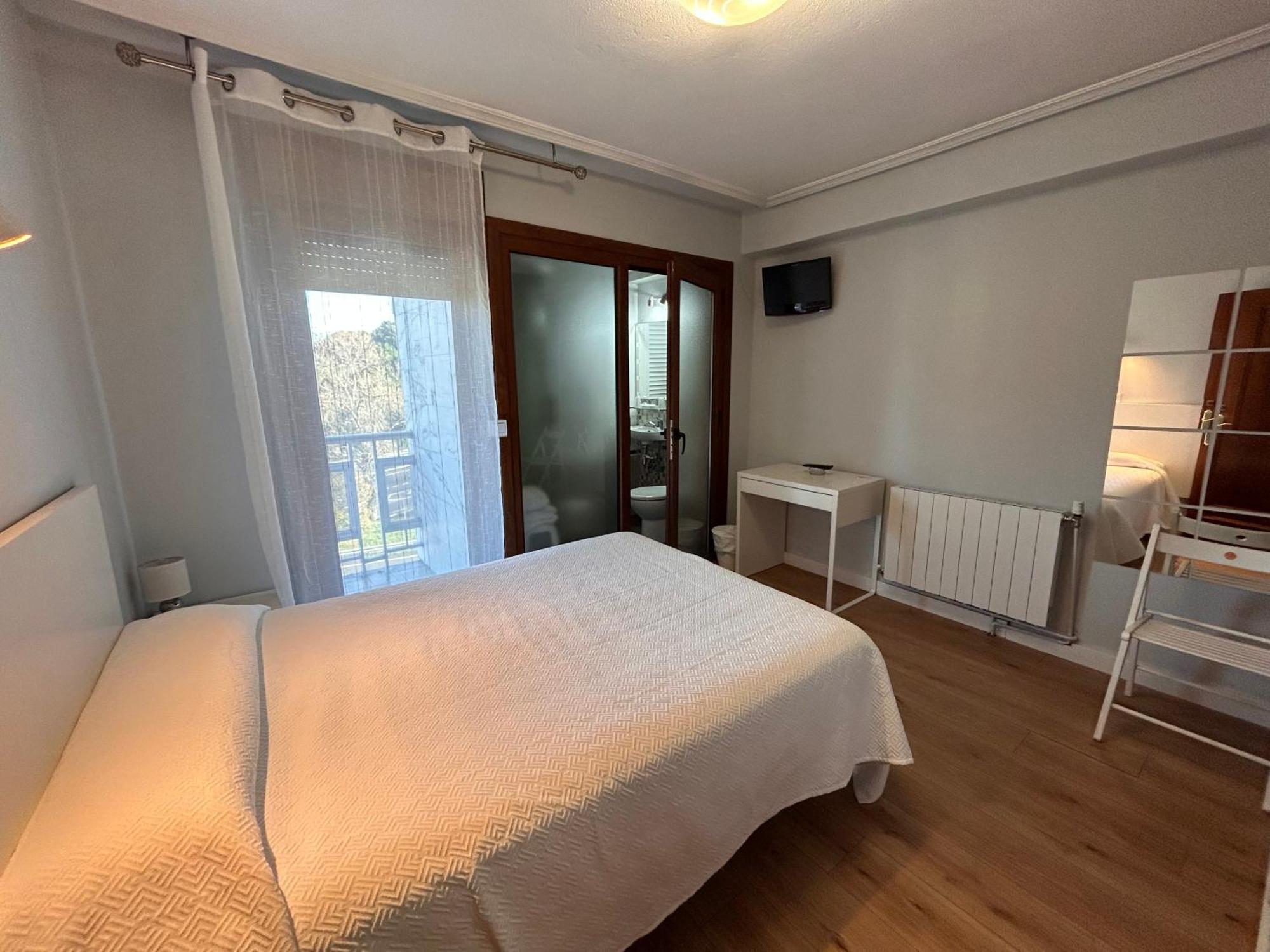 Hostal El Carro Ларедо Екстериор снимка