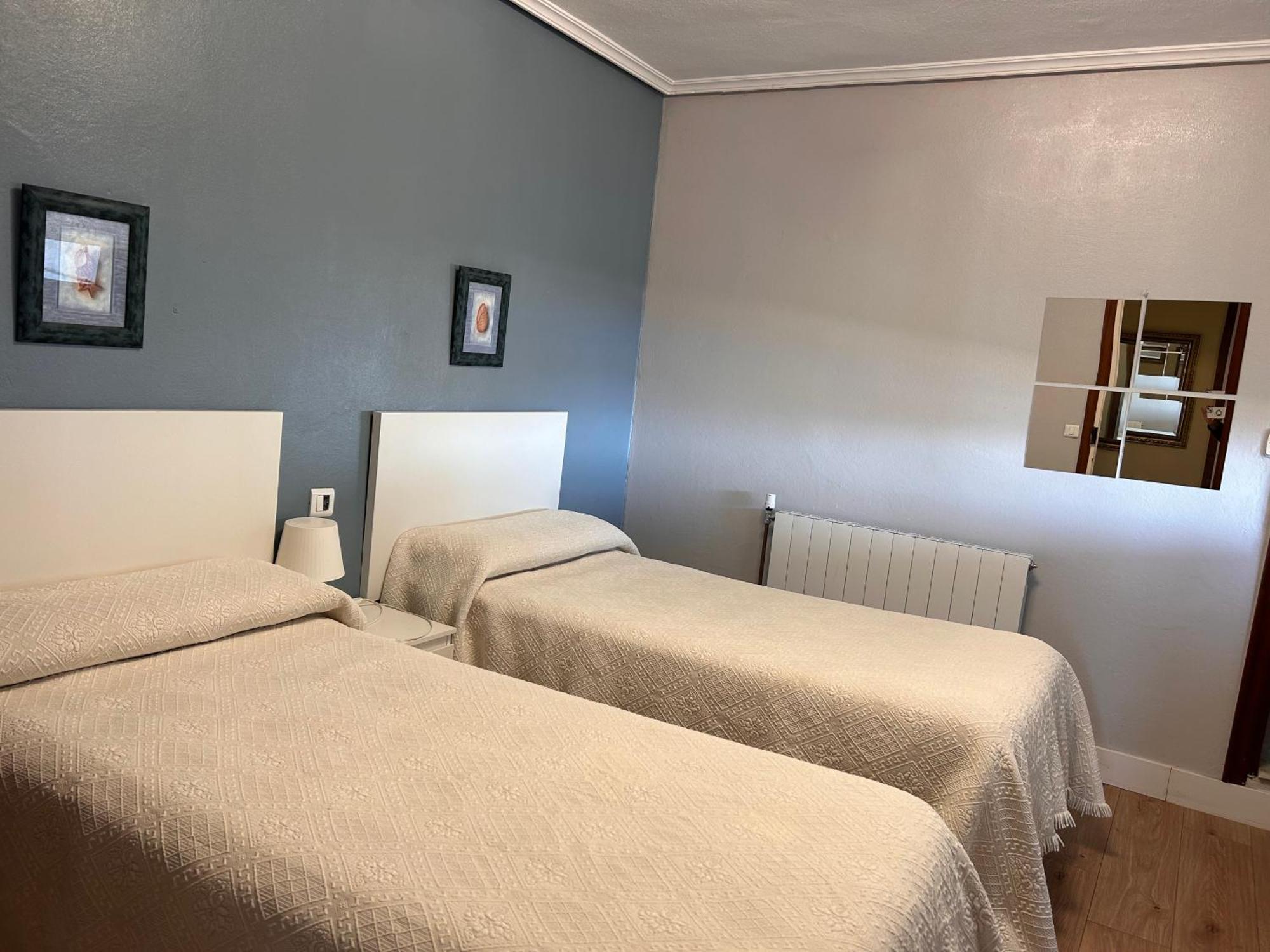 Hostal El Carro Ларедо Екстериор снимка